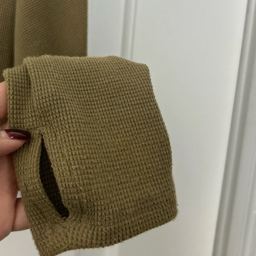 Free People Fuji Thermal Waffle Knit Long Sleeve Top size XS olive cozy comfy